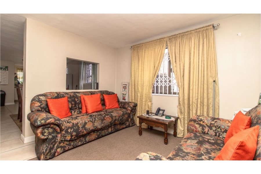 7 Bedroom Property for Sale in Loevenstein Western Cape